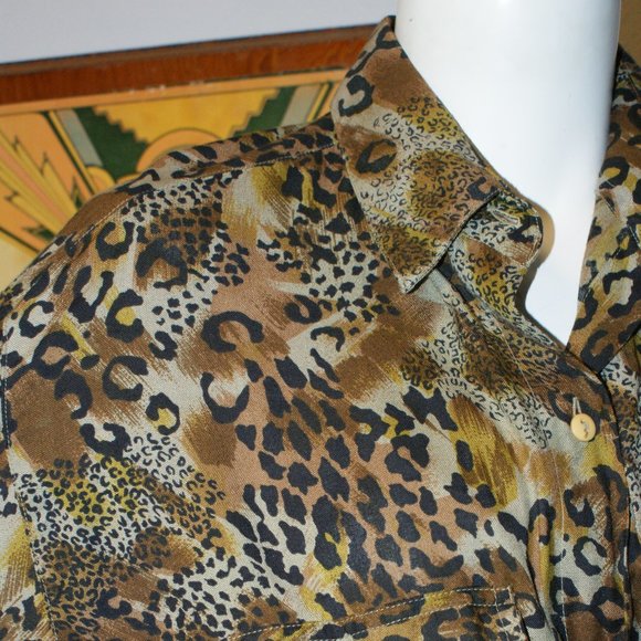 Vintage Animal Print Short Circuit Rayon Shirt - Picture 6 of 10